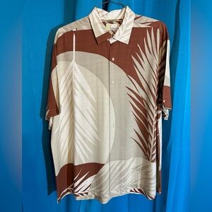 Very nice.  Casual neutral tones Cubavera button down.   Xxl    Great condition